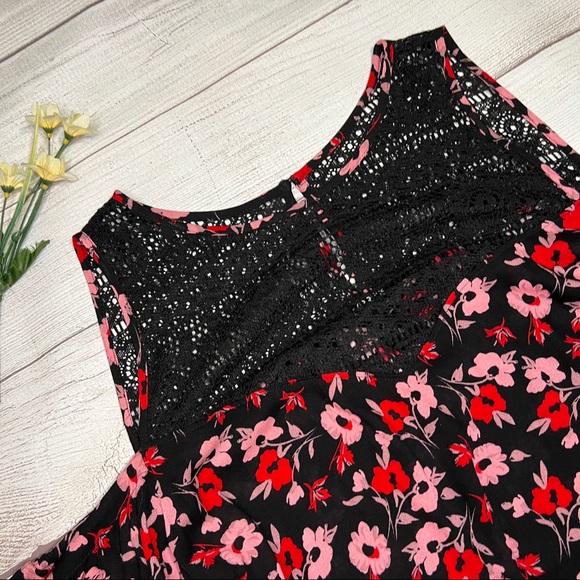 EXPRESS Lace Yoke Cold Shoulder Blouse - Picture 6 of 16